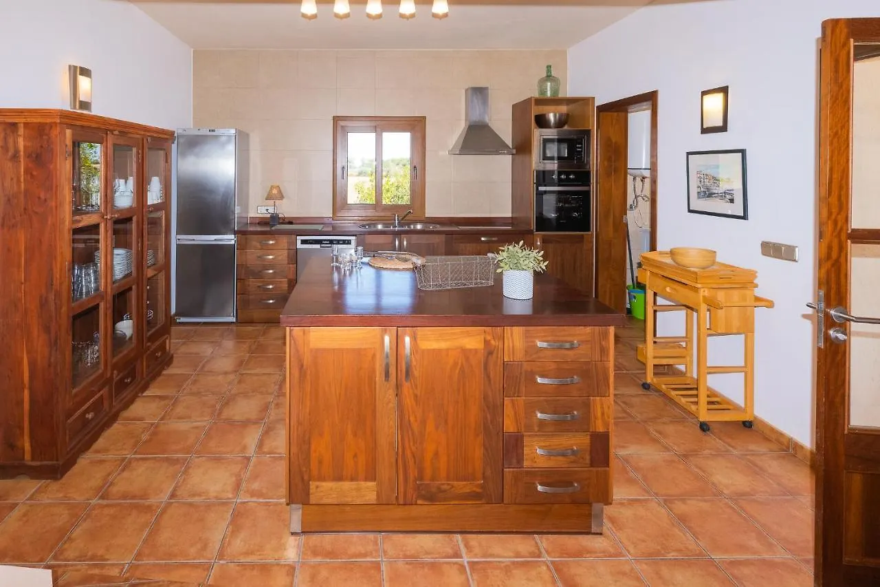 Finca Poas Villa Llombarts 0*,