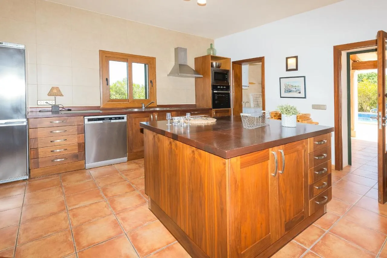 Finca Poas Villa Llombarts 0*,